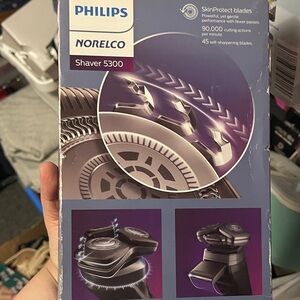 Philips Norelco Shaver 5300